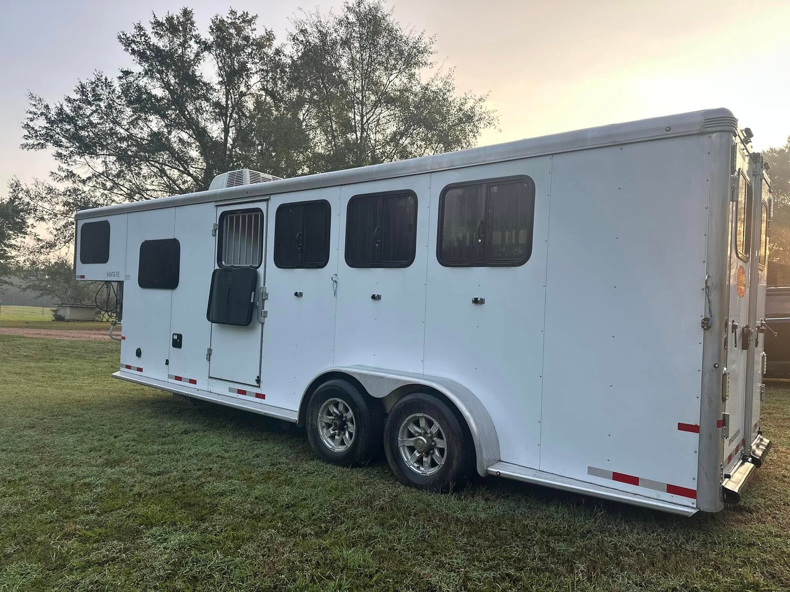 2021 Sundowner Santa Fe Horse Trailer, 4H and Living Quarters Horse Trailer - Image 2