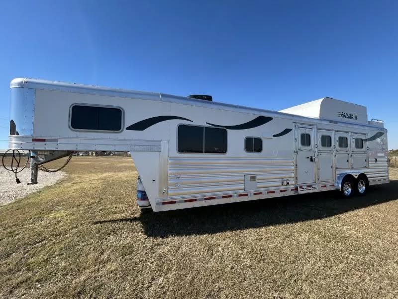 4 horse trailer with living quarters