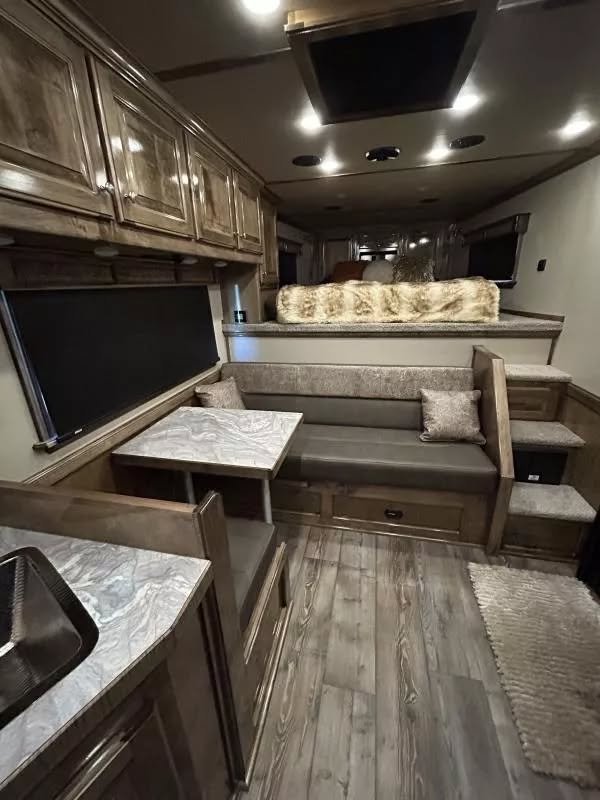 4 horse trailer for sale