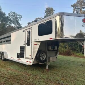 Used Sundowner Sante Fe Horse Trailer