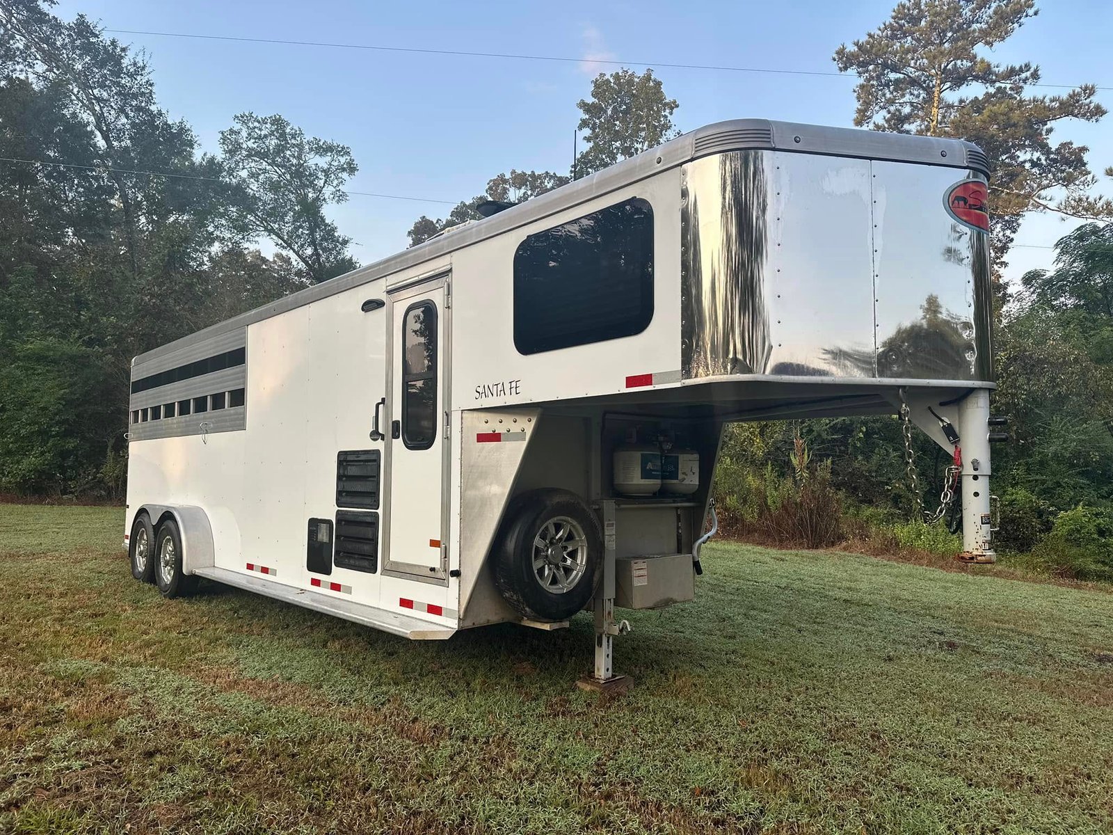 Used Sundowner Sante Fe Horse Trailer