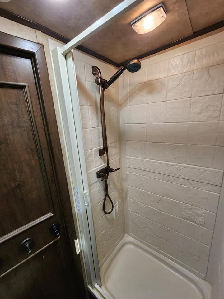 2021 Sundowner Santa Fe Horse Trailer, 4H and Living Quarters Horse Trailer - Image 5