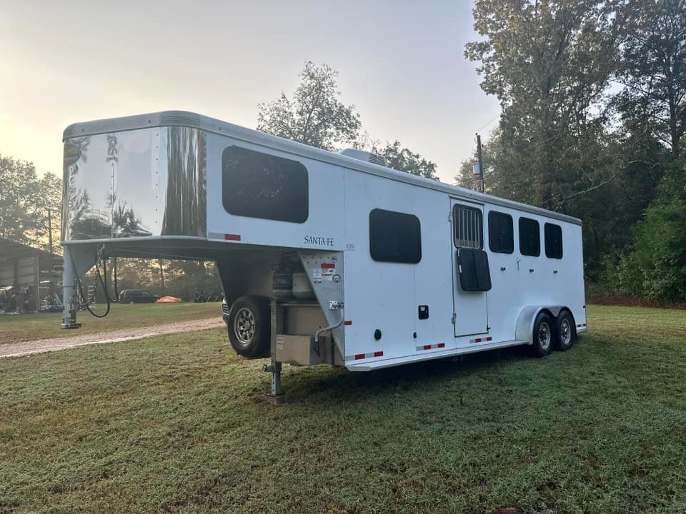 2021 Sundowner Santa Fe Horse Trailer, 4H and Living Quarters Horse Trailer - Image 12