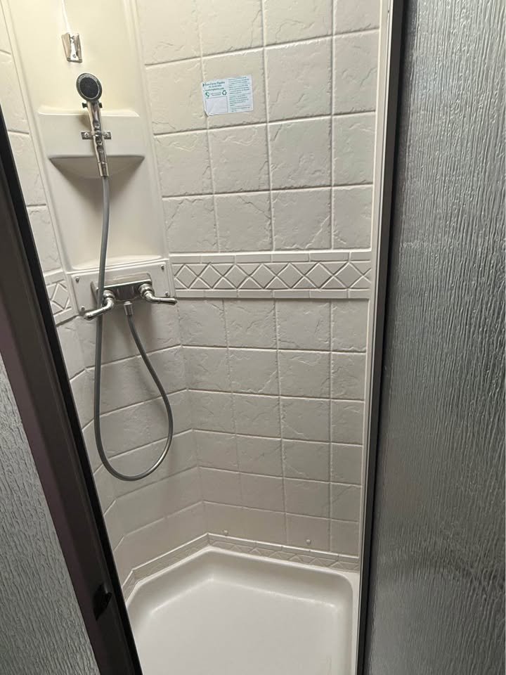 2017 Lakota Charger Edition Horse Trailer - Image 10