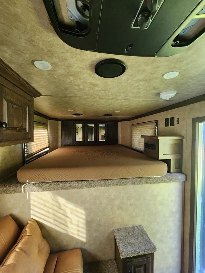 2021 Sundowner Santa Fe Horse Trailer, 4H and Living Quarters Horse Trailer - Image 11