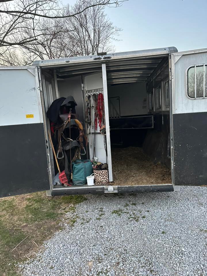 2019 sundowner santa fe 3 horse