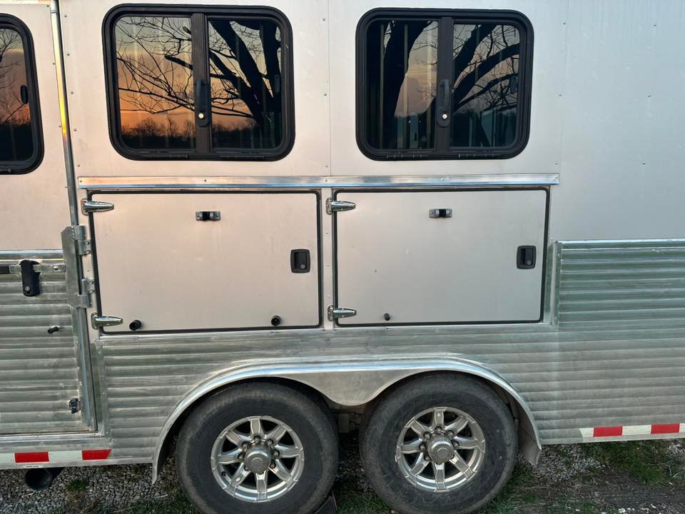 2019 sundowner santa fe 3 horse