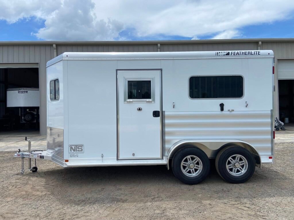 2 horse straight load aluminum horse trailer