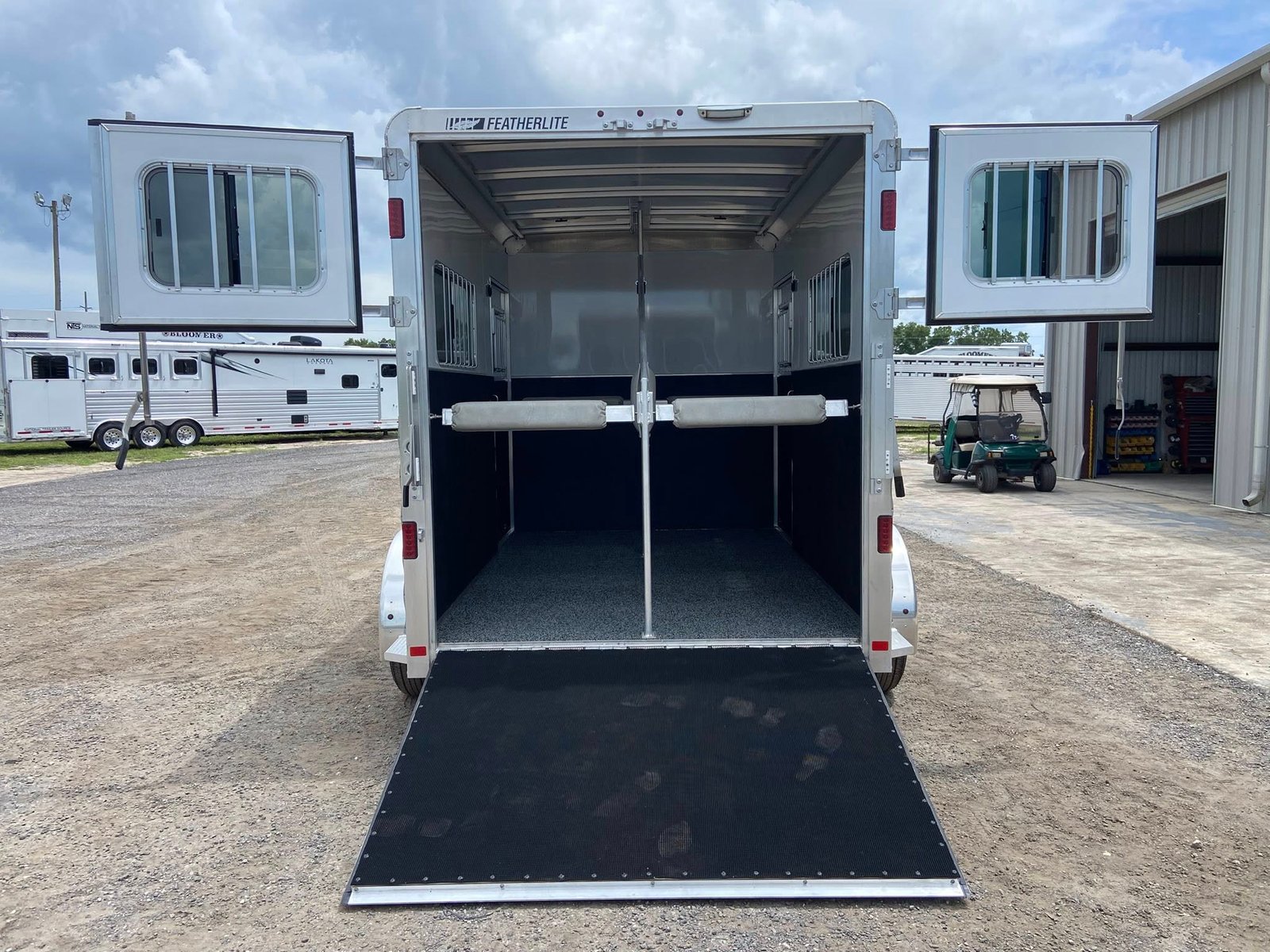 2025 Featherlite 9407 2-Horse Straight Load Aluminum Bumper Pull Horse Trailer - Image 7