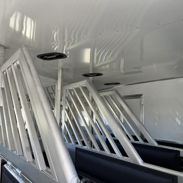 2025 Lakota Charger 8413SR 4-Horse Side Load Gooseneck with 13ft Living Quarters - Image 6