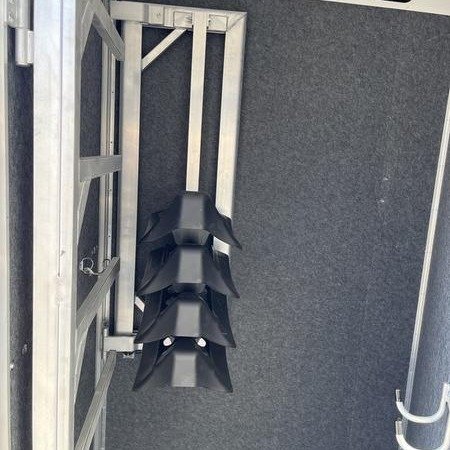 2025 Lakota Charger 8413SR 4-Horse Side Load Gooseneck with 13ft Living Quarters - Image 7