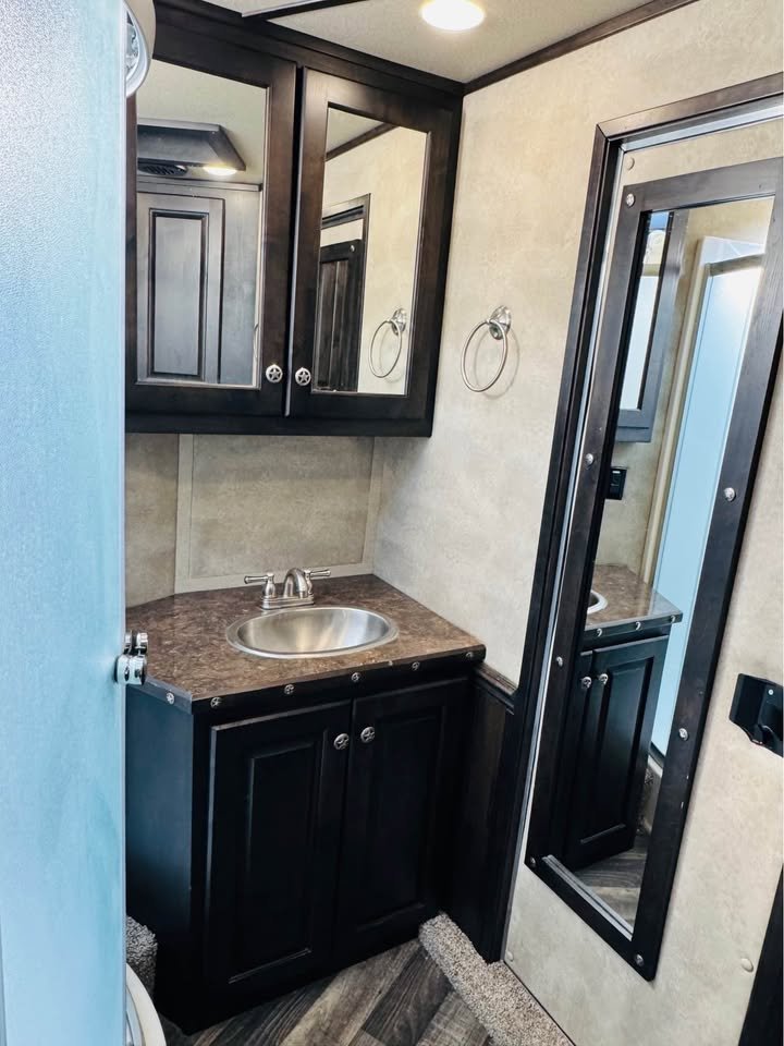 2021 Merhow Next Generation 3 horse trailer - Image 11