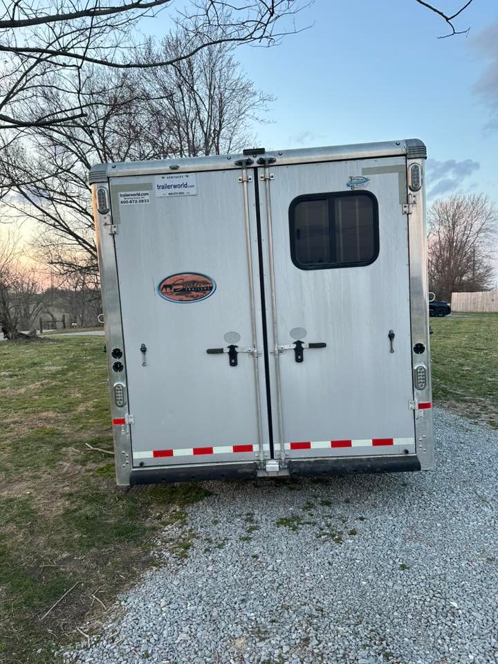 sandowner sante fe 3 horse for sale