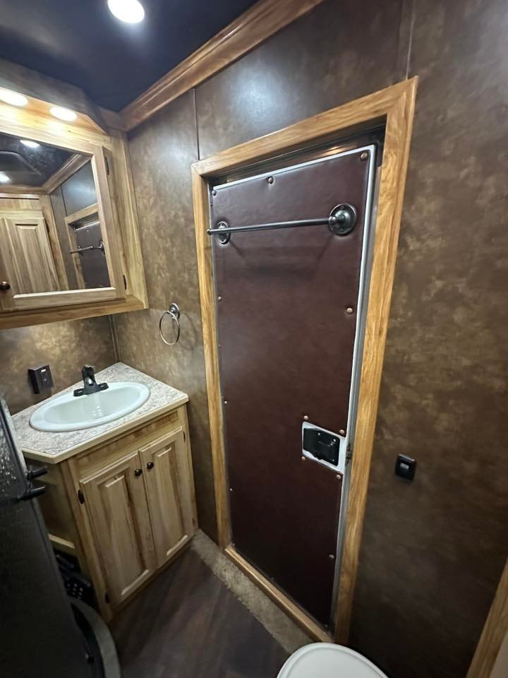 sundowner 3 horse trailer for sale