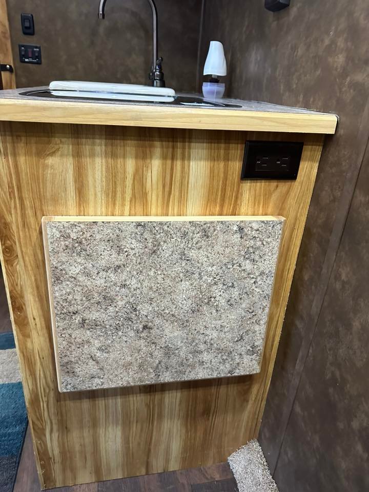 sundowner santa fe 3 horse trailer with lq