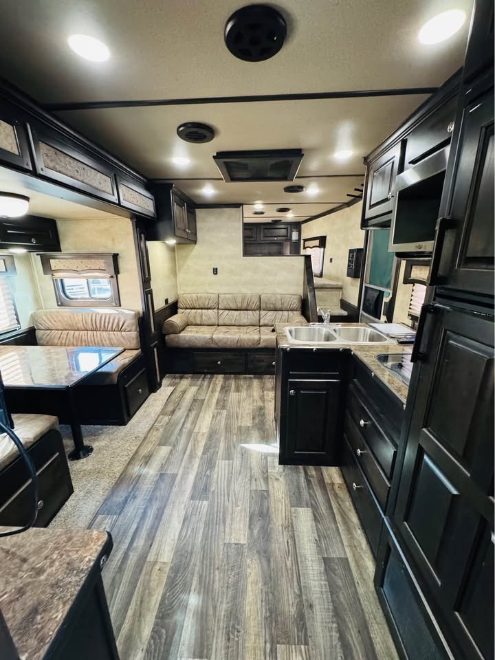 2021 Merhow Next Generation 3 horse trailer - Image 6