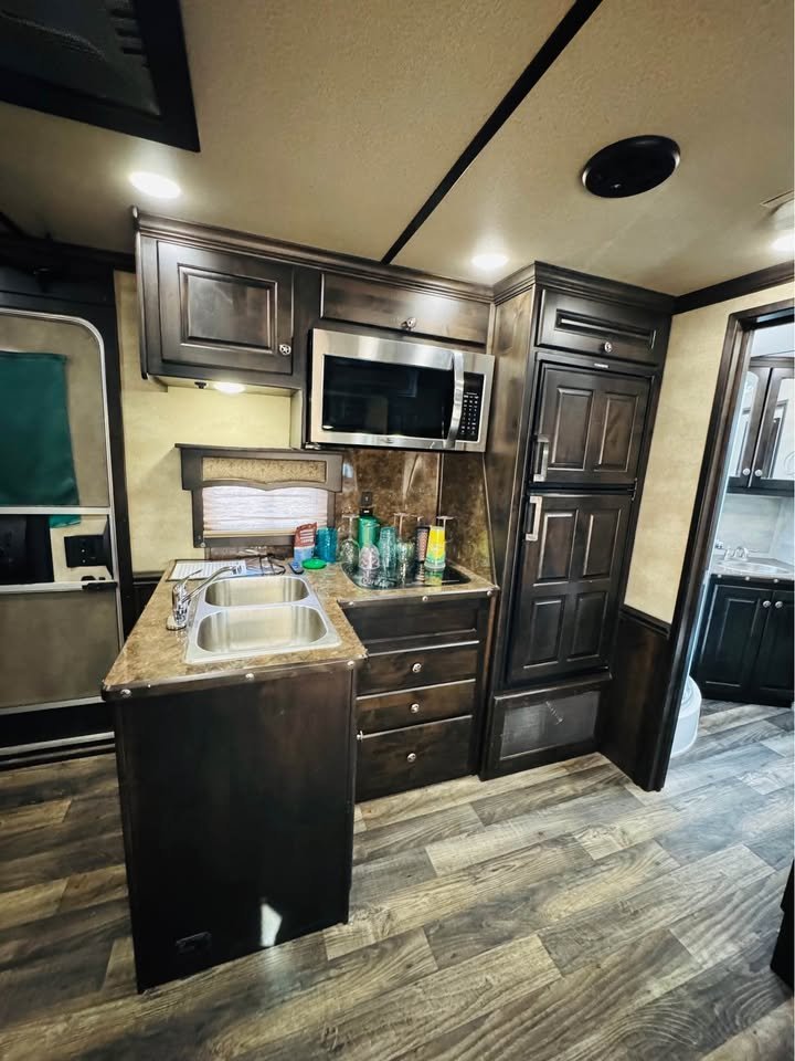 2021 Merhow Next Generation 3 horse trailer - Image 13