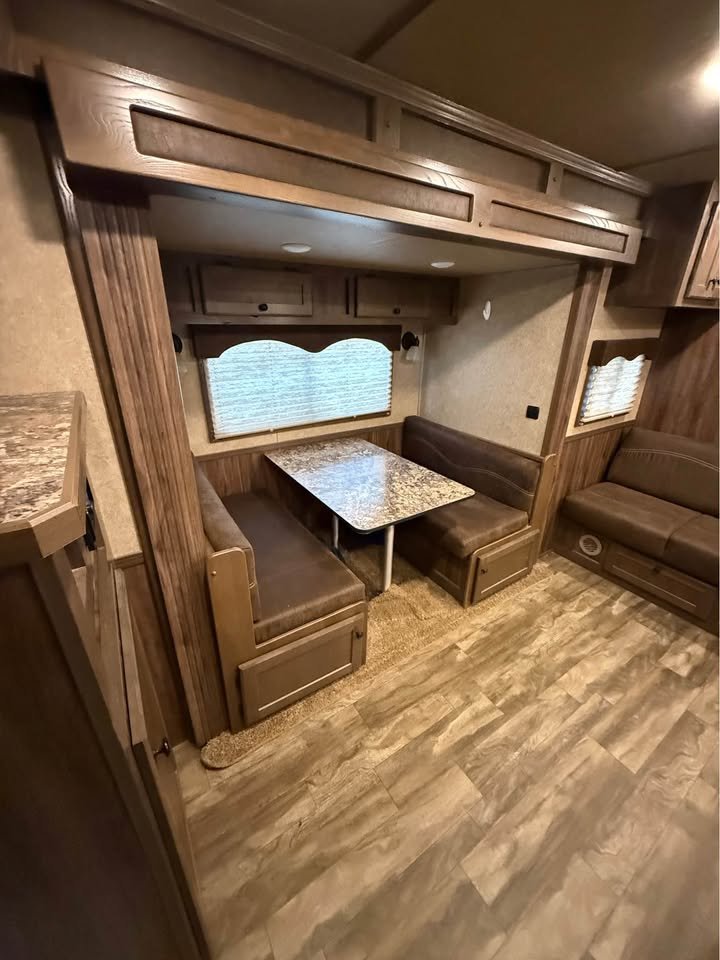 used lakota bighorn horse trailers for sale