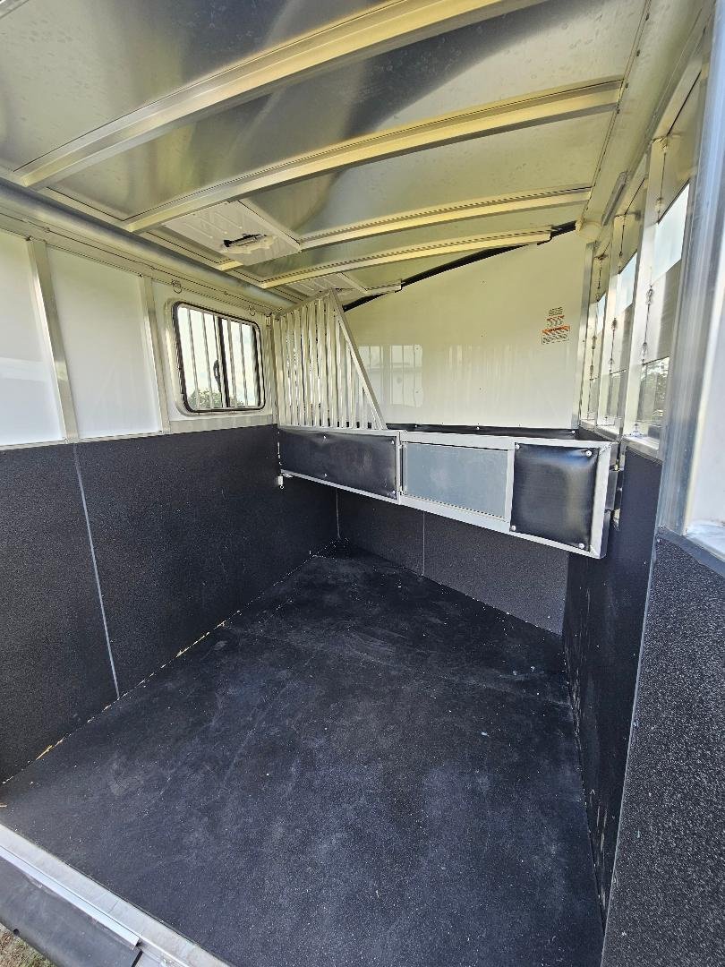 used sundowner 2 horse trailer for sale